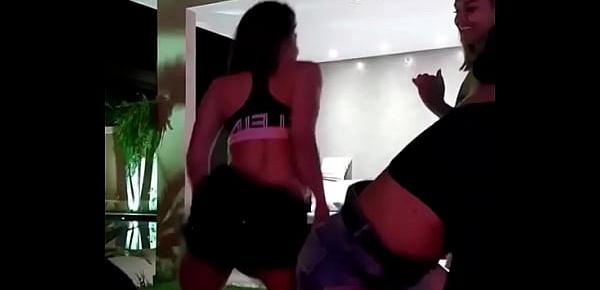  Anitta balançando a raba delicia